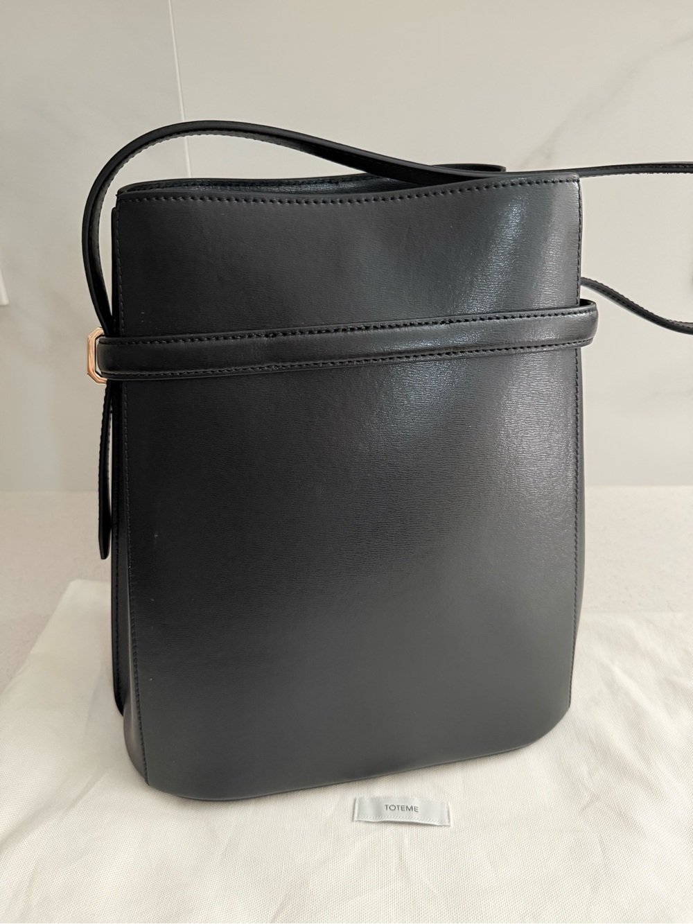 TOTEME Belted Tote Black Leather - Picture 5 of 9